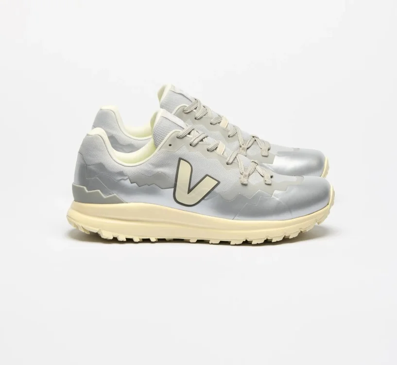 Tênis VEJA Feminino Fitz Roy Light Trek Shell Pierre Silver VEJA - VERT Oficial