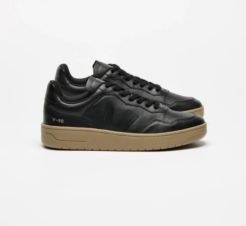 Tênis VEJA Feminino V-90 Couro Preto Dune VEJA - VERT Oficial