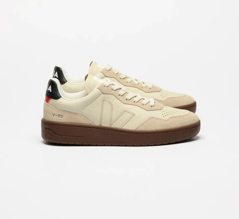 Tênis VEJA Feminino V-90 Couro Beige Almond Preto VEJA - VERT Oficial