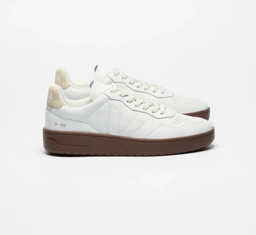 Tênis VEJA Masculino V-90 Couro Branco Pierre Almond VEJA - VERT Oficial