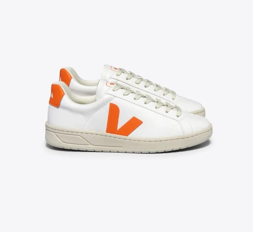 Tênis VEJA feminino URCA branco com detalhe laranja - VEJA - VERT