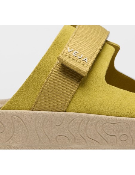 Sandália VEJA Feminina Arpoador suede liquor ocre - VERT Oficial