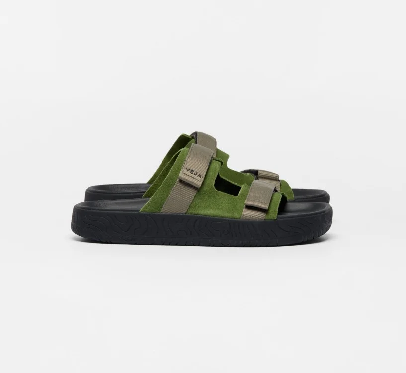 Sandália VEJA Feminina Arpoador suede verde e preta - VERT Oficial