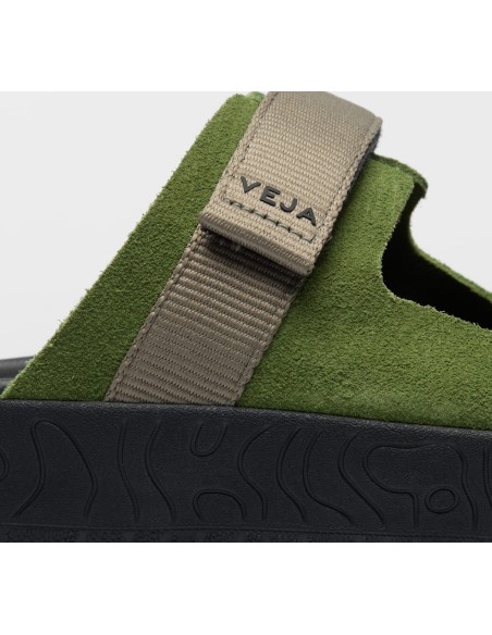 Sandália VEJA Masculina Arpoador suede verde e preta - VERT Oficial