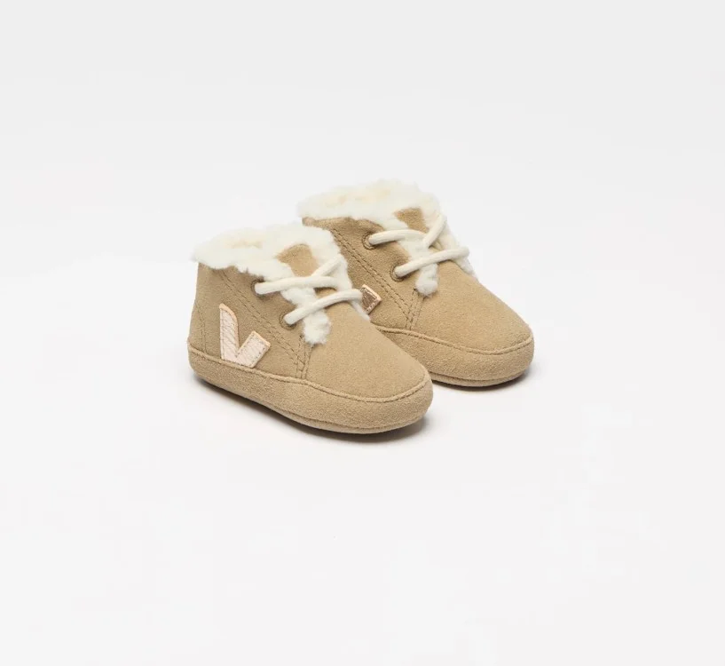 Tênis VEJA Baby infantil areia e dourado VEJA - VERT Oficial 2