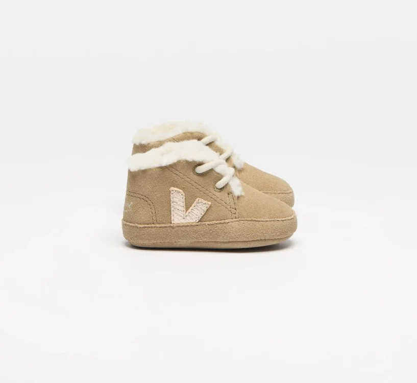 Tênis VEJA Baby infantil areia e dourado VEJA - VERT Oficial