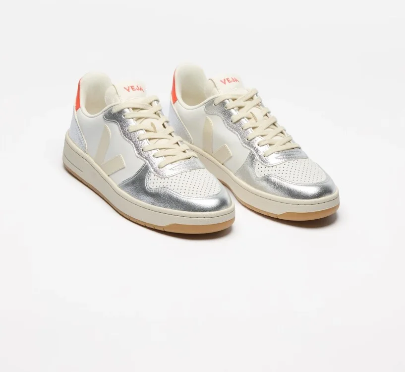 Tênis VEJA Feminino V-10 couro branco e prata VEJA - VERT 2