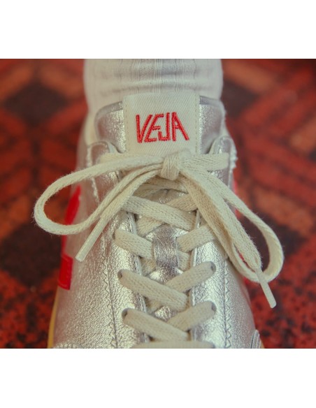 Tênis VEJA Feminino Volley couro prata VEJA - VERT