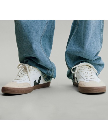 Tênis VEJA Feminino Volley Couro Branco Nautico Bark VEJA - VERT Oficial