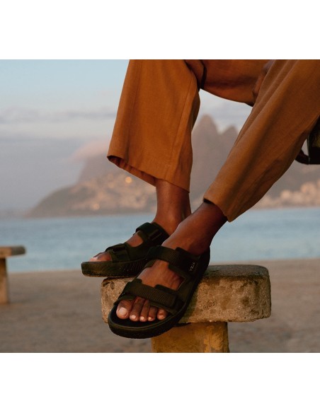 Sandália VEJA Feminina Arpoador suede preta - VERT Oficial