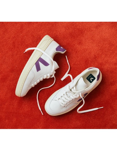 Tênis VEJA feminino V-12 branco com detalhe roxo - VEJA - VERT