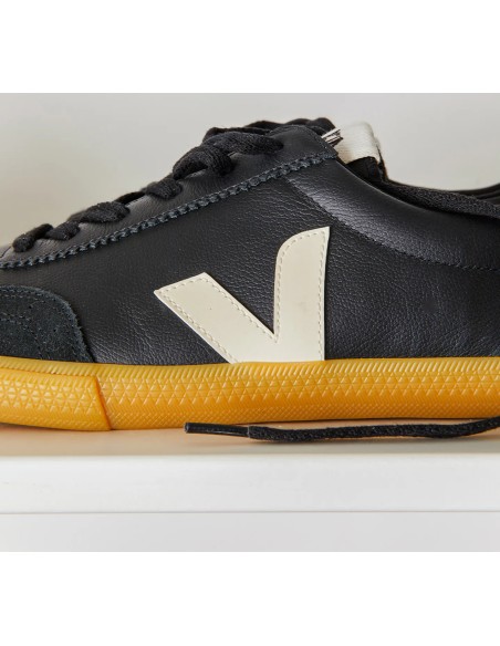 Tênis VEJA Feminino Volley Couro Preto Pierre VEJA - VERT Oficial