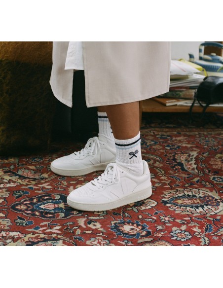 Tênis VEJA Feminino V-90 Couro Branco VEJA - VERT Oficial