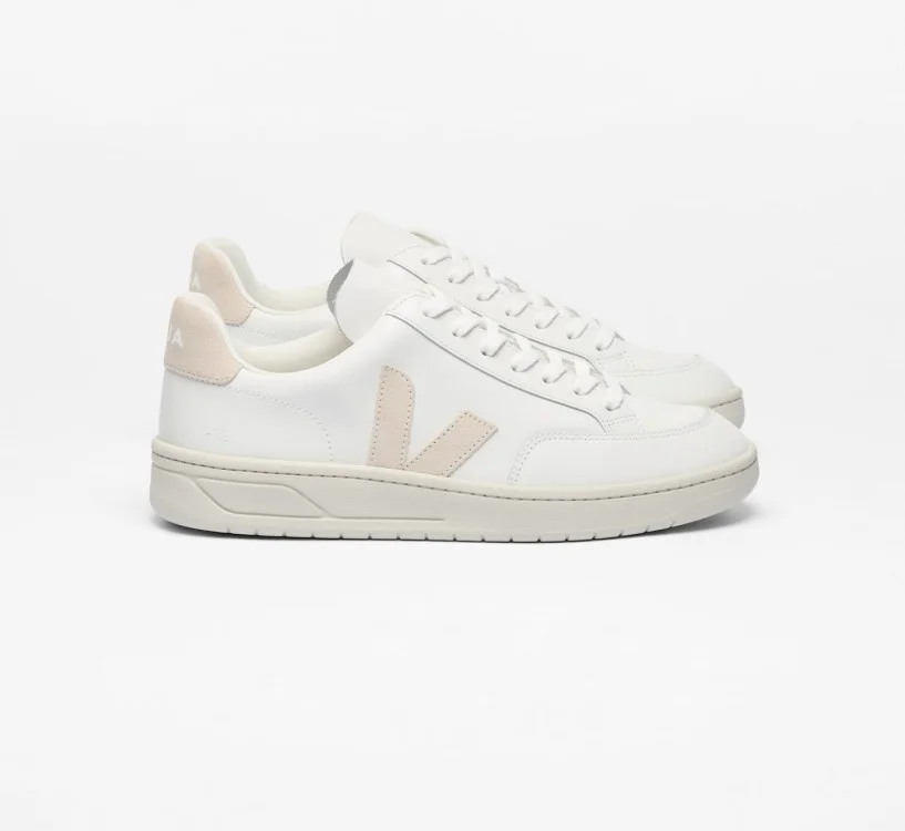 Tênis VEJA Feminino V-12 Couro Branco Sable VEJA - VERT Oficial