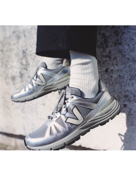 Tênis VEJA Feminino Salar casual cinza e prata VEJA - VERT