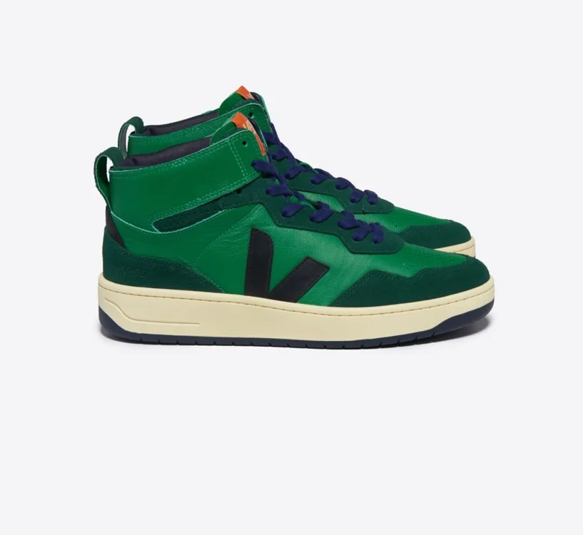 Tênis VEJA Feminino V-95 Couro Emeraude Preto VEJA - VERT Oficial