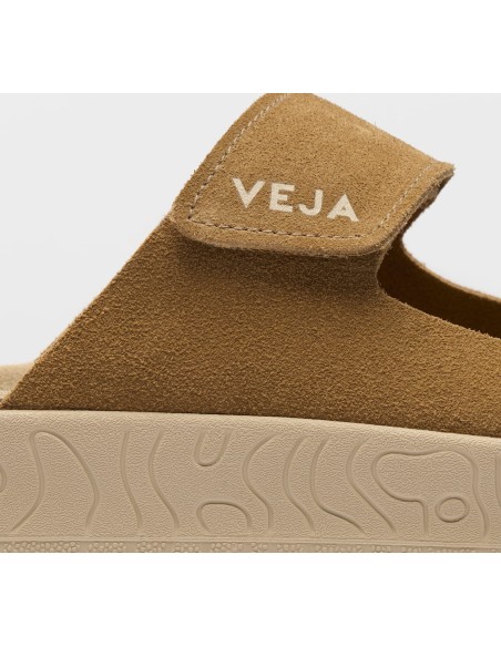Sandália VEJA VERT Feminina Etna Camurça Bege Amêndoa
