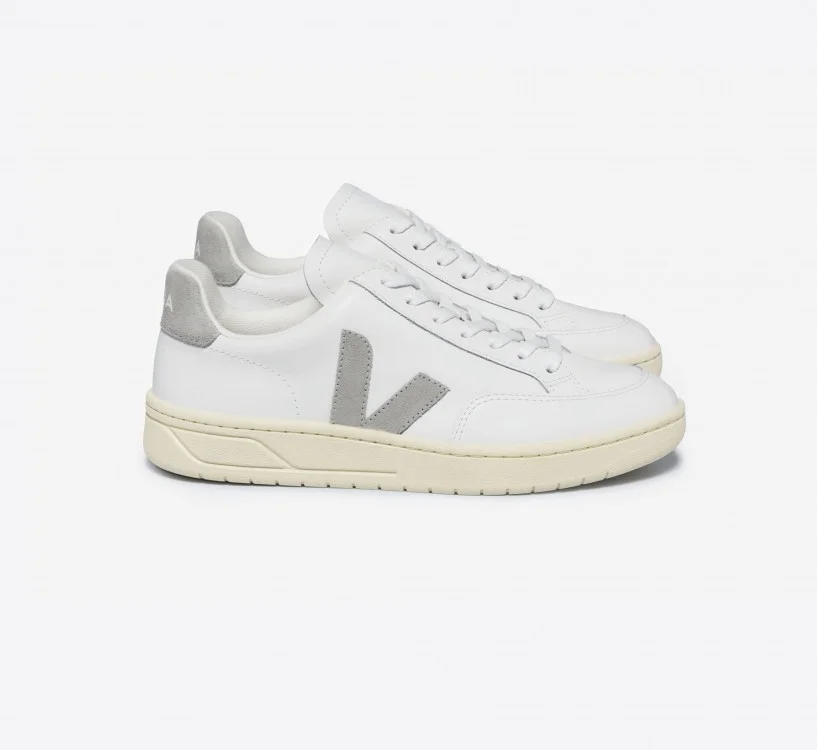Tênis VEJA Feminino V-12 Couro Branco Light Grey VEJA - VERT Oficial