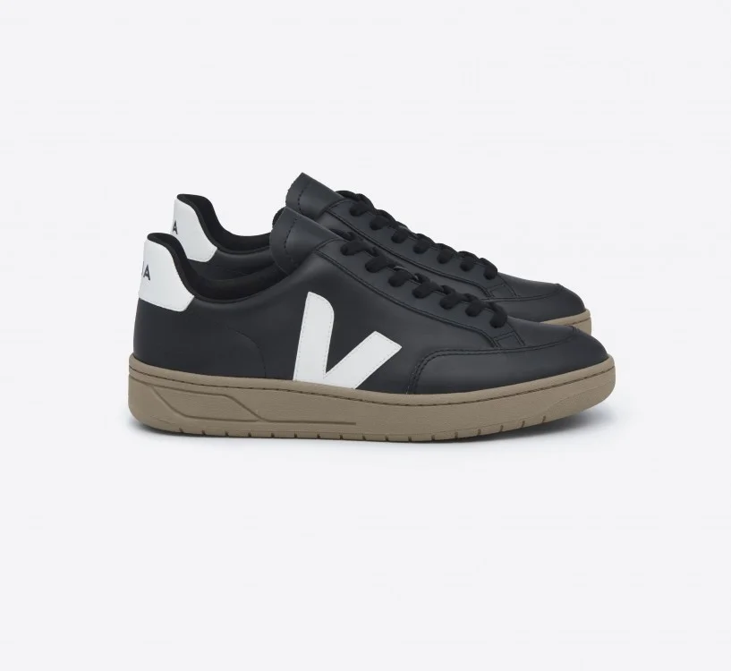 Tênis VEJA Feminino V-12 Couro Preto Branco Dune VEJA - VERT Oficial