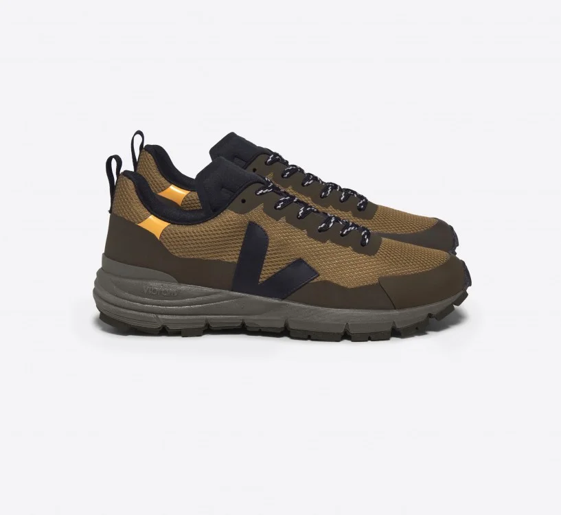 Tênis VEJA Feminino Dekkan Alveomesh Tent Preto Ouro VEJA - VERT Oficial