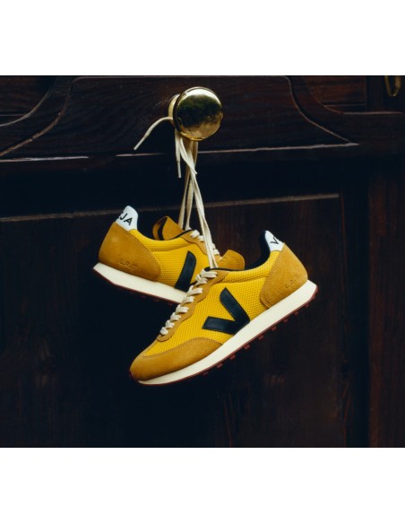 Tênis VEJA Feminino Rio Branco Alveomesh Tonic Preto Moutarde VEJA - VERT Oficial