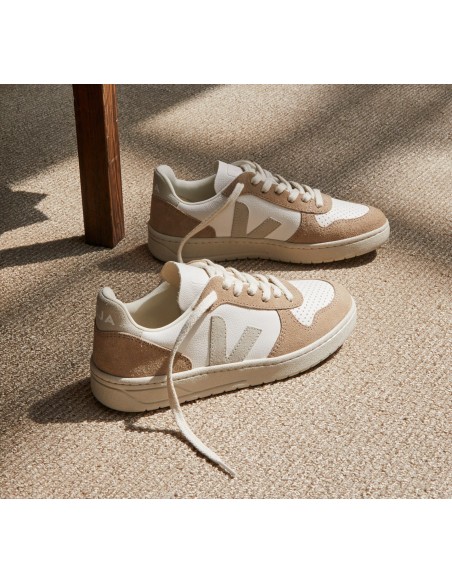 Tênis VEJA Feminino V-10 Couro Branco Natural Sahara VEJA - VERT Oficial