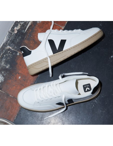 Tênis VEJA Feminino V-12 Couro Branco Preto Dune VEJA - VERT Oficial