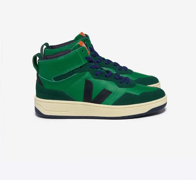 Tênis VEJA Feminino V-95 Couro Emeraude Preto VEJA - VERT Oficial