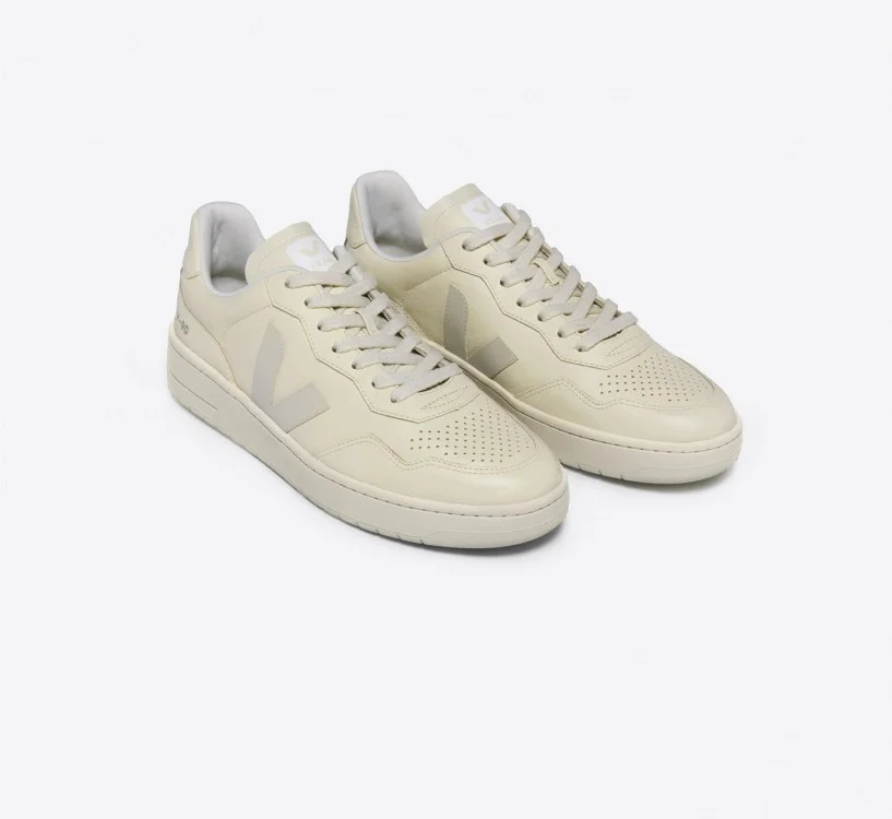 Tênis VEJA Feminino V-90 Couro Cashew Pierre VEJA - VERT Oficial 2