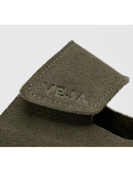 Sandália VEJA Feminino Etna Suede Kaki Preto VEJA - VERT Oficial